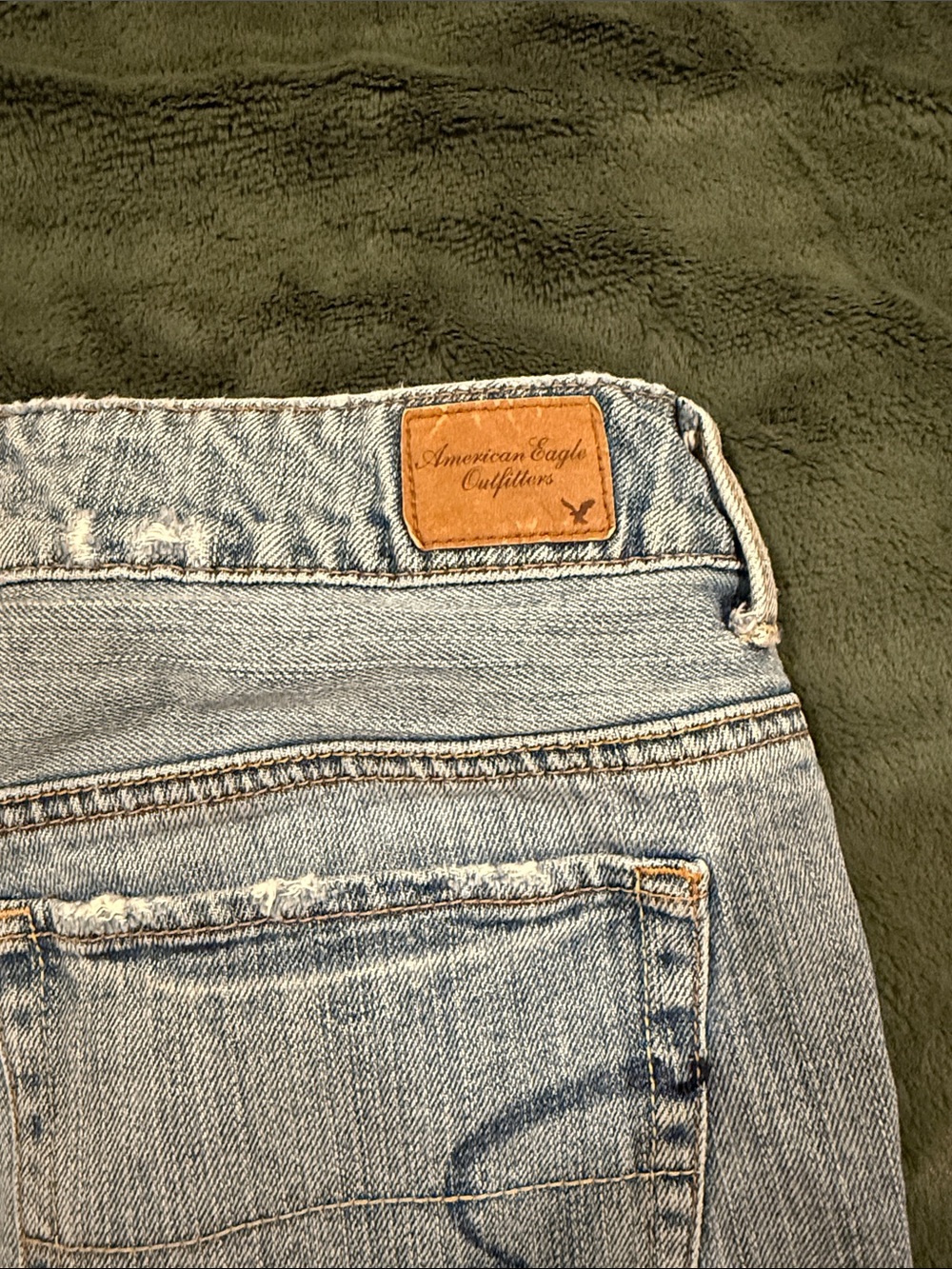 AEO Distressed Jeans (Size 6) - Picture 7 of 7